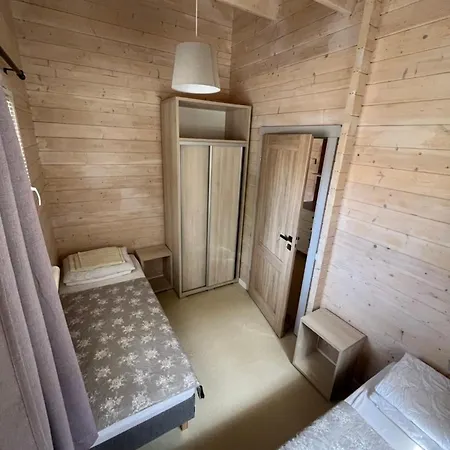 بيت خشبي Sosenkowo Letniskowe بوبيروفو